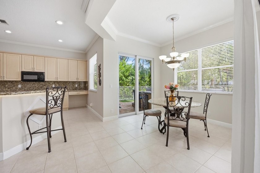 Welcome to this exceptional residence in prestigious Isola Bella - photo 15