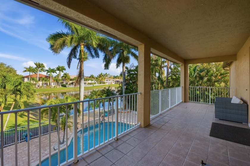 Welcome to this exceptional residence in prestigious Isola Bella - photo 26