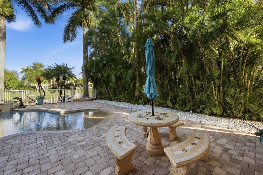 Welcome to this exceptional residence in prestigious Isola Bella - photo 47