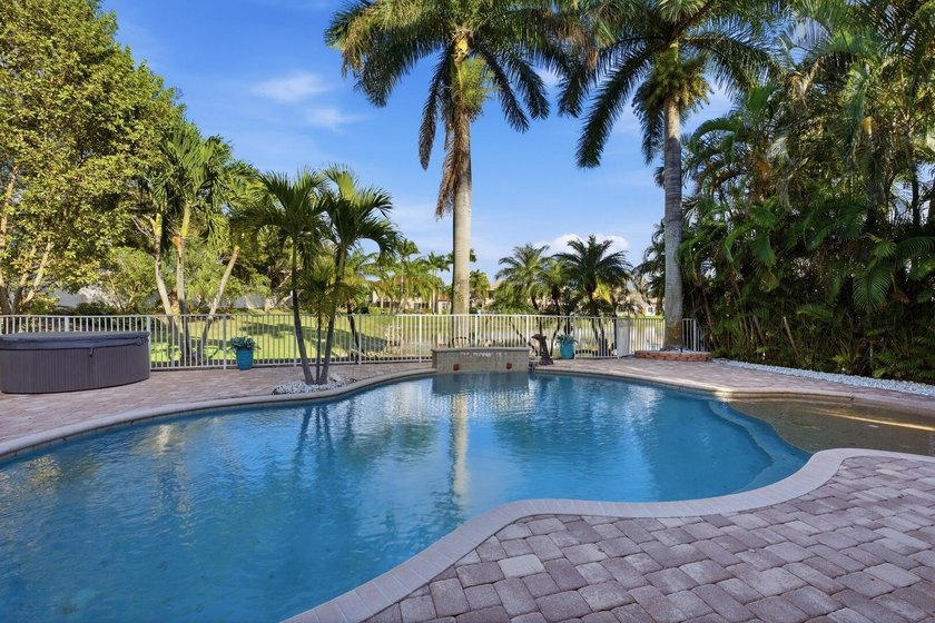 Welcome to this exceptional residence in prestigious Isola Bella - photo 52