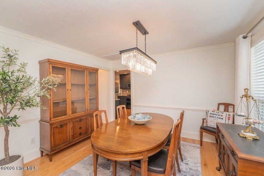 Stunning lakefront home in desirable Modoc Shores with a NEW - photo 8