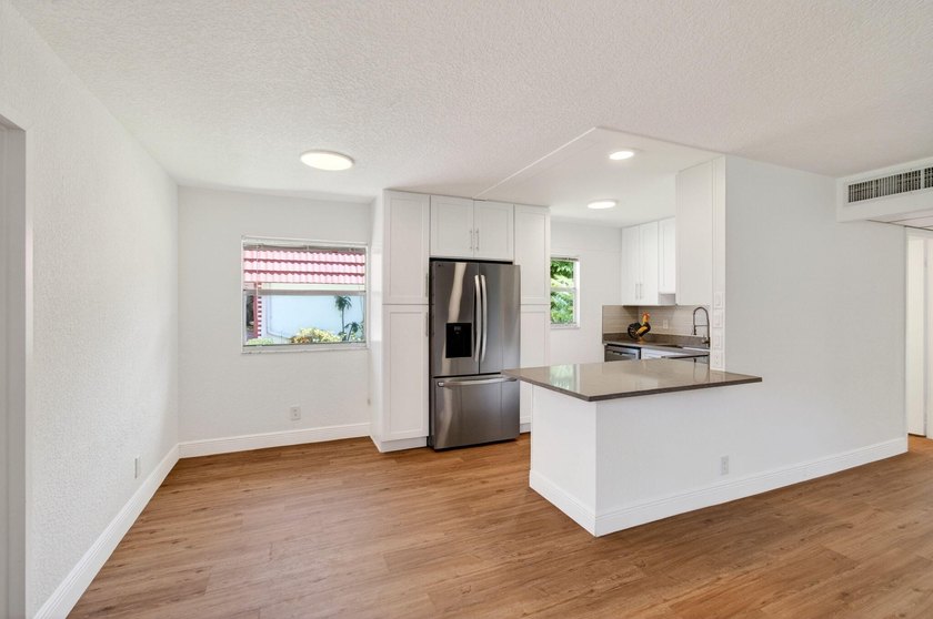 JUST RENOVATED &amp; MOVE-IN READY VILLA, BREATHTAKING GOLF COURSE - photo 15