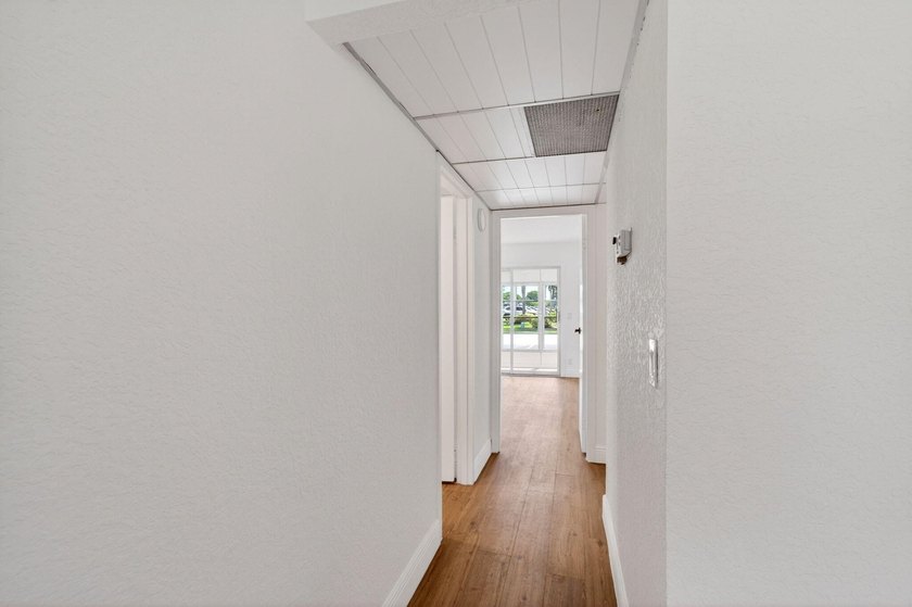 JUST RENOVATED &amp; MOVE-IN READY VILLA, BREATHTAKING GOLF COURSE - photo 22