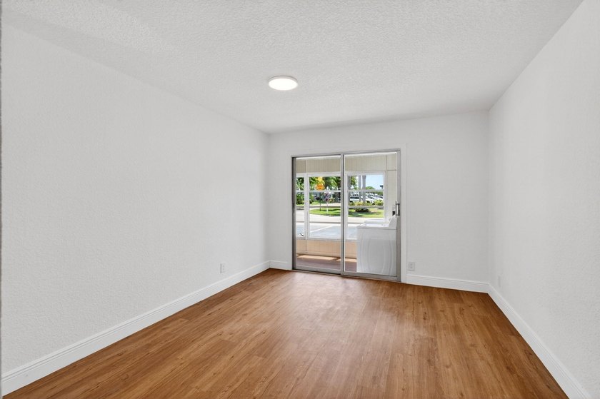JUST RENOVATED &amp; MOVE-IN READY VILLA, BREATHTAKING GOLF COURSE - photo 28