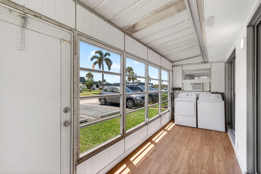 JUST RENOVATED &amp; MOVE-IN READY VILLA, BREATHTAKING GOLF COURSE - photo 39
