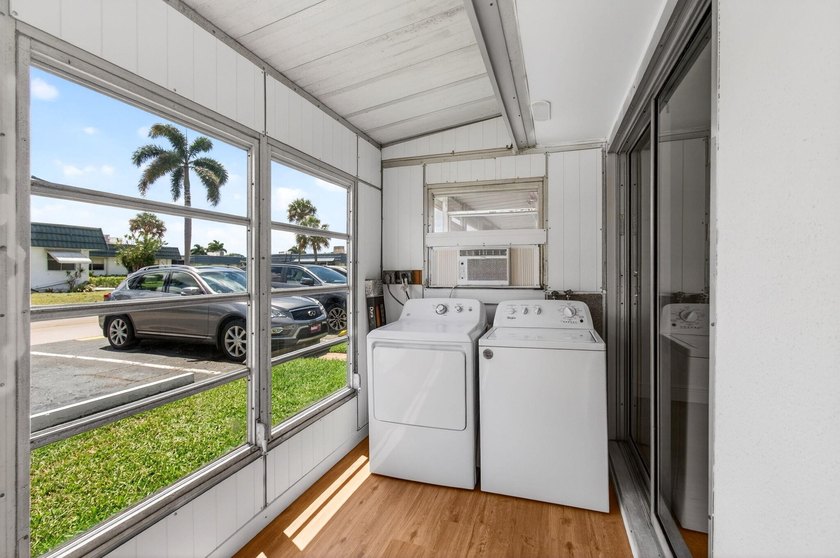 JUST RENOVATED &amp; MOVE-IN READY VILLA, BREATHTAKING GOLF COURSE - photo 41