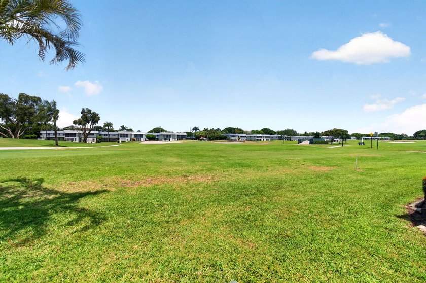 JUST RENOVATED &amp; MOVE-IN READY VILLA, BREATHTAKING GOLF COURSE - photo 44