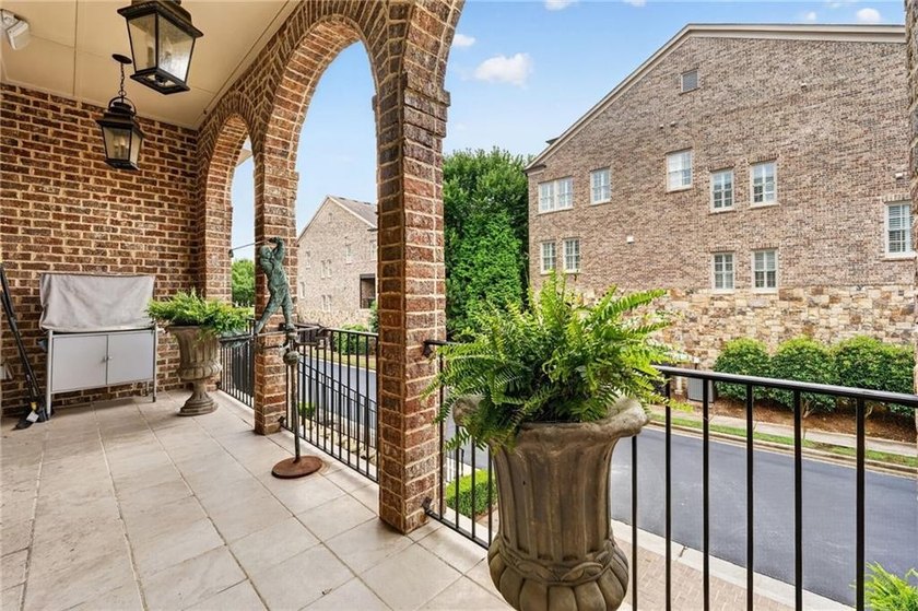 Luxury Townhome Living at Its Finest! Welcome to an exceptional - photo 5