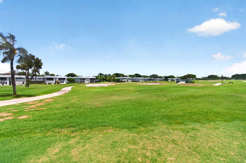 JUST RENOVATED &amp; MOVE-IN READY VILLA, BREATHTAKING GOLF COURSE - photo 47