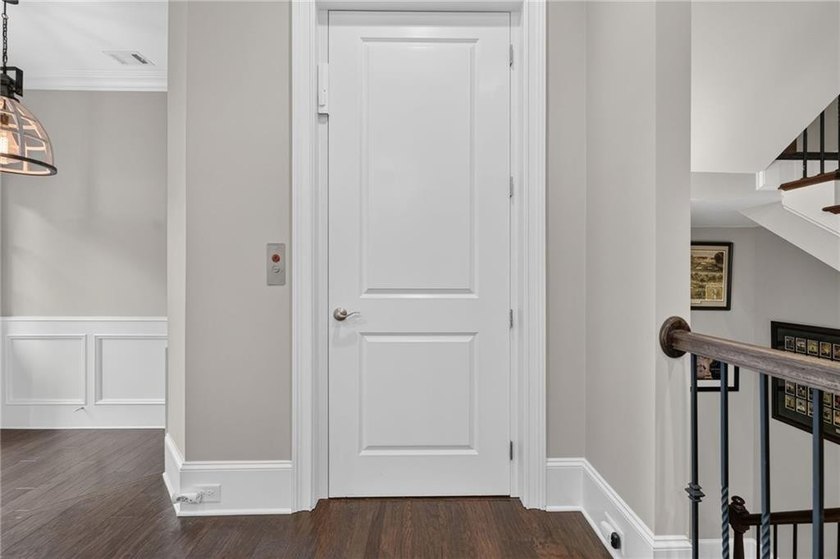 Luxury Townhome Living at Its Finest! Welcome to an exceptional - photo 10