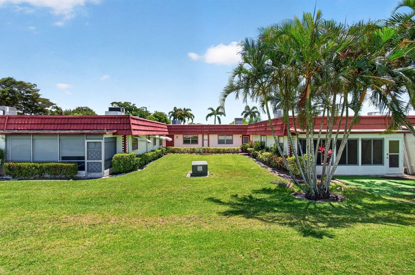 JUST RENOVATED &amp; MOVE-IN READY VILLA, BREATHTAKING GOLF COURSE - photo 51