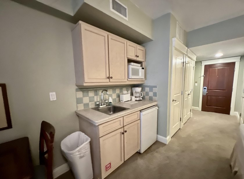 This studio REO property rests in the heart of the ever popular - photo 6