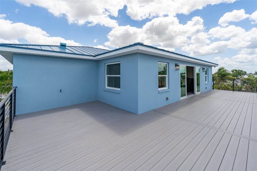 OWNER FINANCING AVAILABLE. Luxurious elevated waterfront living - photo 33