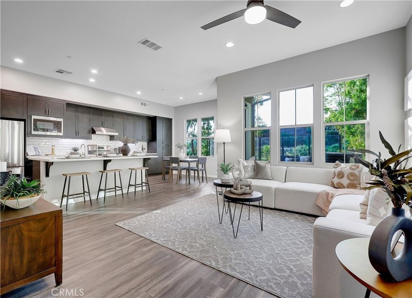 Stunning model perfect home, prized end lot location at the end - photo 4