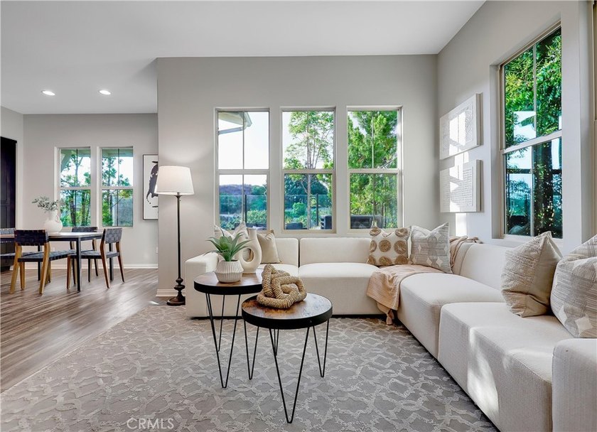 Stunning model perfect home, prized end lot location at the end - photo 7