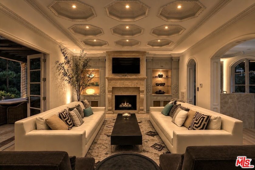 The Villa Contenta, a walled and gated exceptional estate that - photo 14