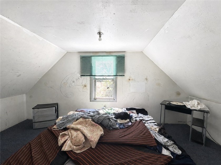 Calling all investors and owner-occupants! Don't miss this - photo 20
