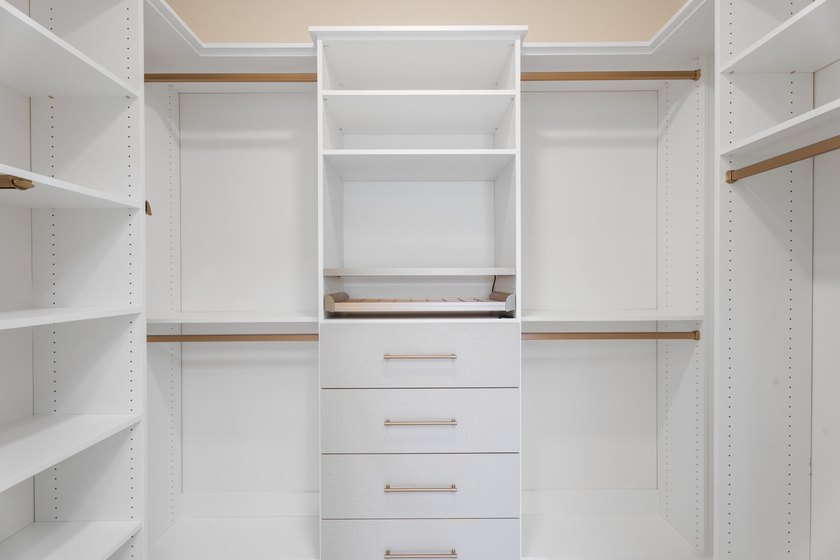 Tastefully updated 3-bedroom, 3.5-bath residence in the highly - photo 25