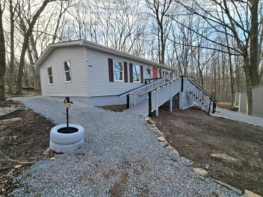 Welcome home to 65 Windsor Road with lots of curb appeal - photo 5