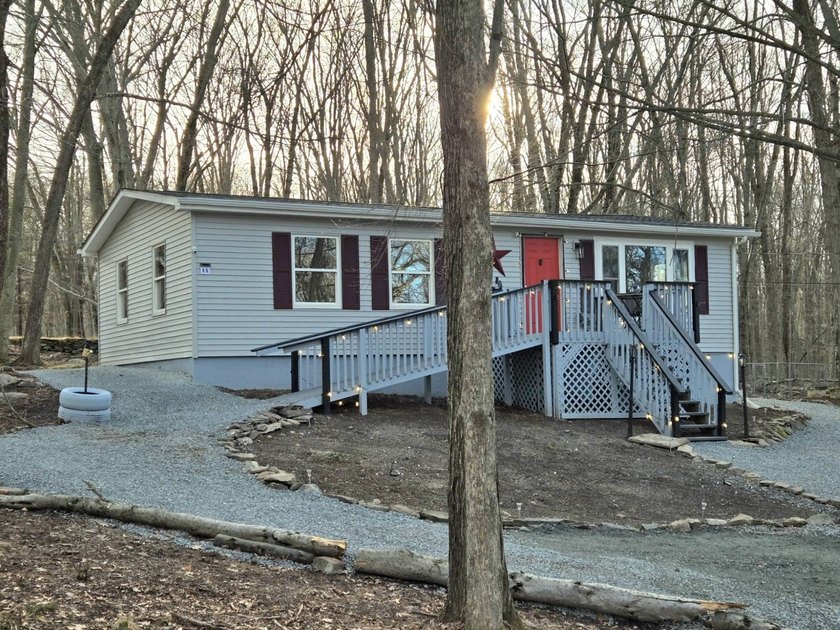 Welcome home to 65 Windsor Road with lots of curb appeal - photo 8