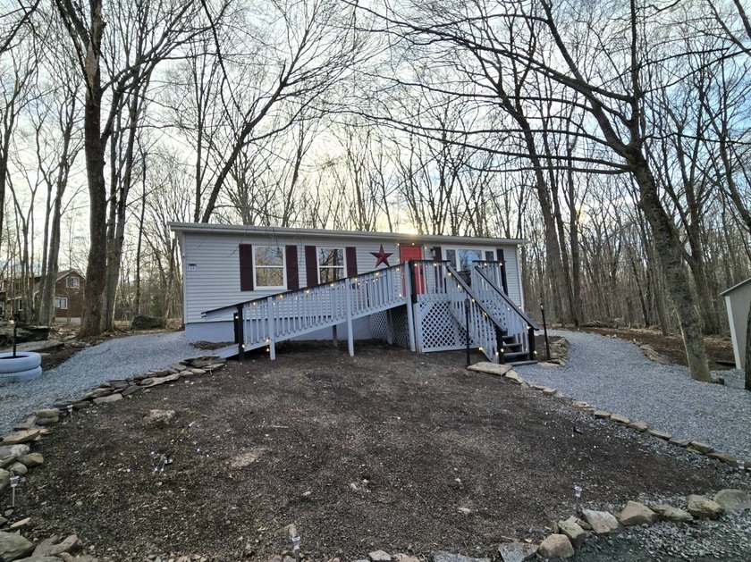 Welcome home to 65 Windsor Road with lots of curb appeal - photo 9