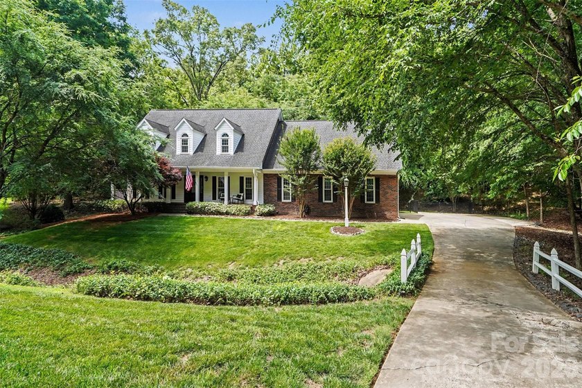 Nestled in one of South Charlotte's most established and - photo 4