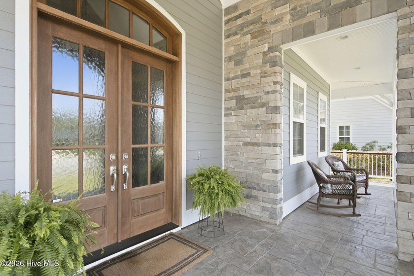 Experience exceptional luxury and timeless craftsmanship in this - photo 5