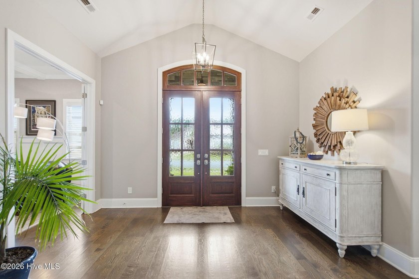 Experience exceptional luxury and timeless craftsmanship in this - photo 9