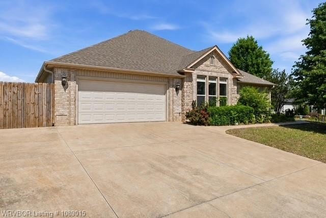 Love where you live! Welcome to this stunning 3 bed 2 bath home - photo 2
