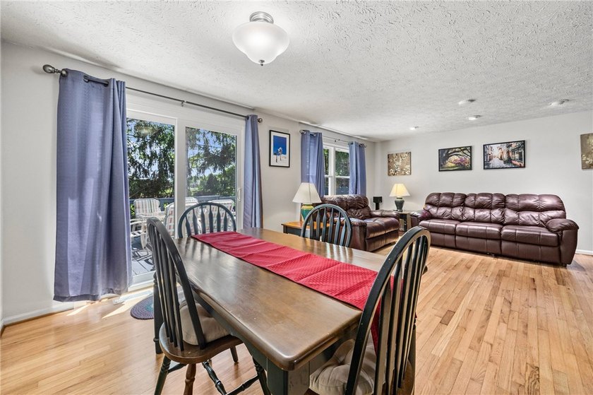 Welcome to this beautifully maintained townhome, which offers - photo 6