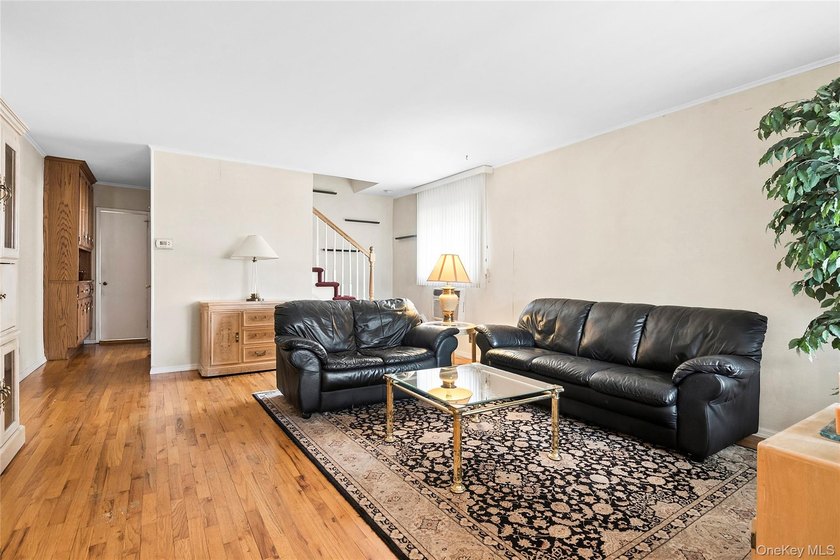 Welcome to this well-maintained semi-attached home, beautifully - photo 3