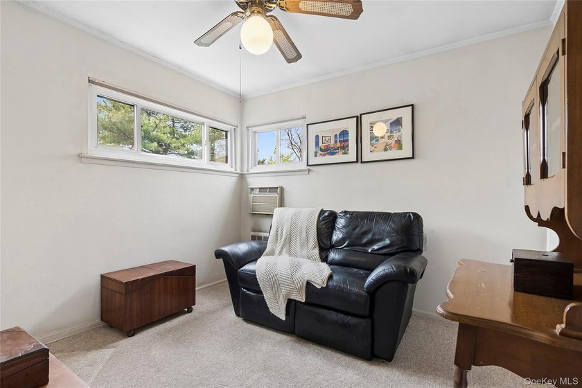 Welcome to this well-maintained semi-attached home, beautifully - photo 10