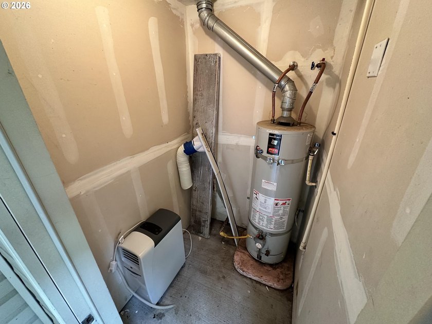 VA approved condo. Two bedroom one bath ground level condo with - photo 22