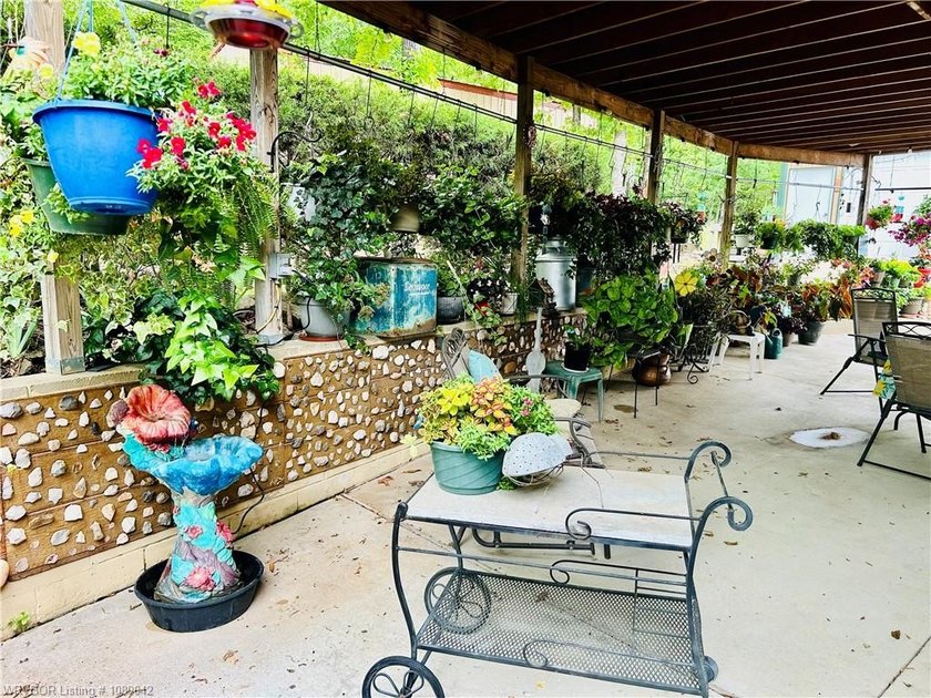 Custom-built 3BR/2BA modular home with a split floor plan and - photo 4
