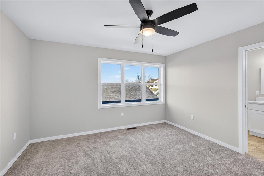 Move-in ready and beautifully designed, this stunning Swan Creek - photo 32