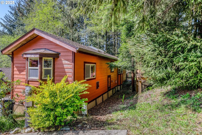 Turnkey coastal retreat in Whaleshead Beach Resort. Fully - photo 34