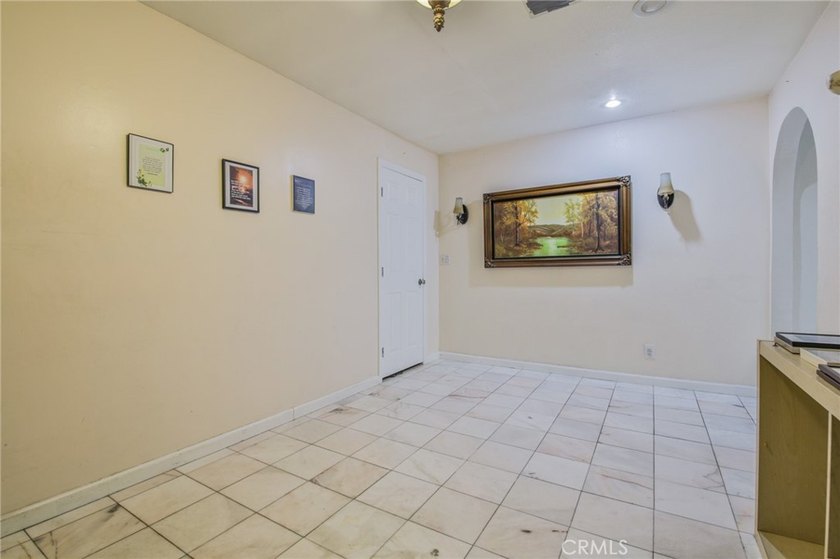 Wow! Wow! Wow! Bixby Knolls Location... What a Unique Property - photo 6