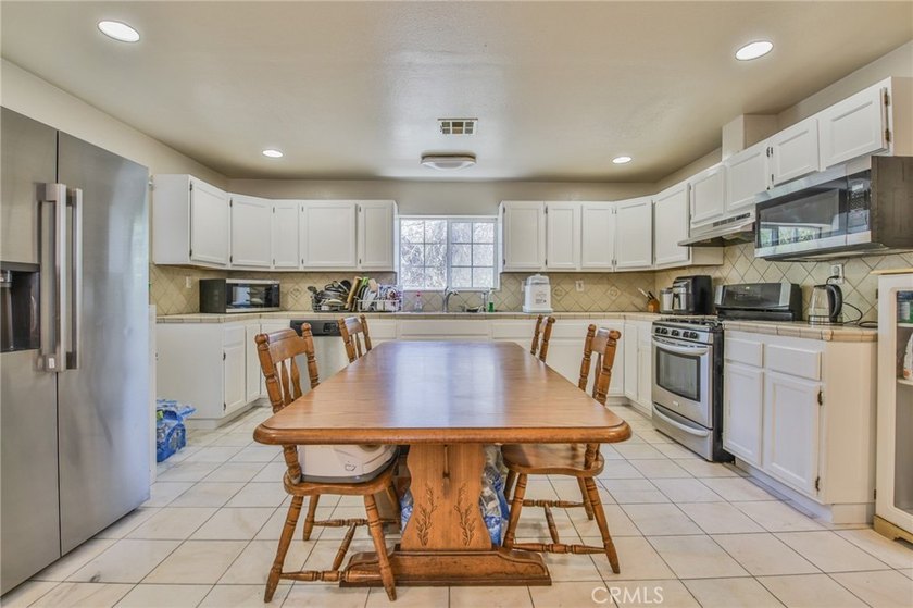 Wow! Wow! Wow! Bixby Knolls Location... What a Unique Property - photo 8