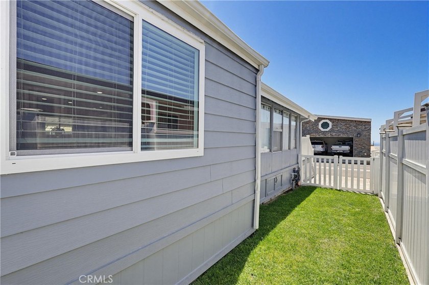 2275 W 25th 222 - photo 38