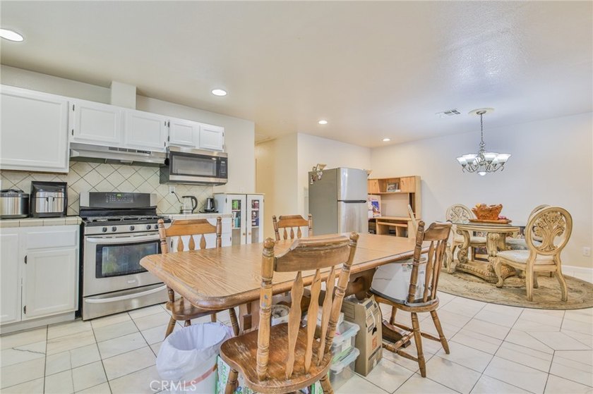 Wow! Wow! Wow! Bixby Knolls Location... What a Unique Property - photo 9