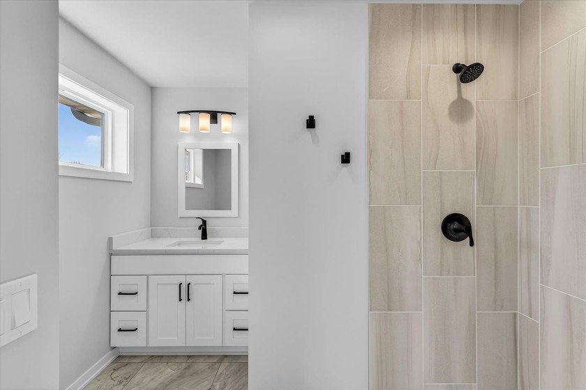 Move-in ready and beautifully designed, this stunning Swan Creek - photo 44