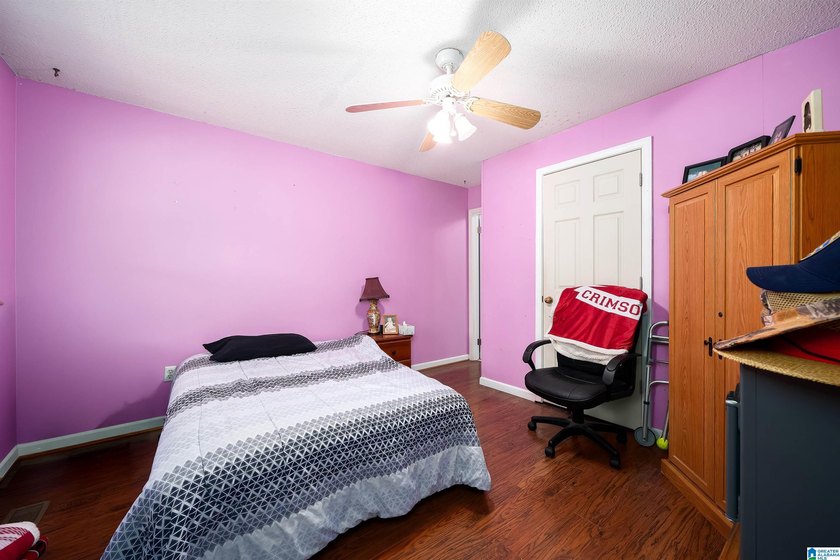 New Listing in Hueytown. This home is in a great location and - photo 20