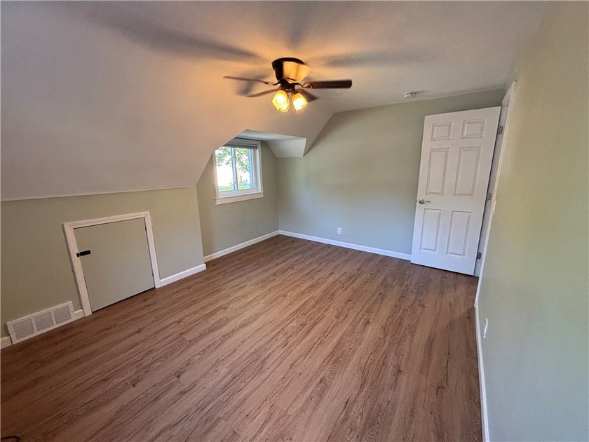 Beautifully renovated turnkey home! Located on the cusp of - photo 20