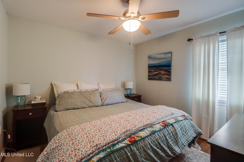 Charming 3-bedroom, 2-bath ''camp'' located in the heart of Bay - photo 21