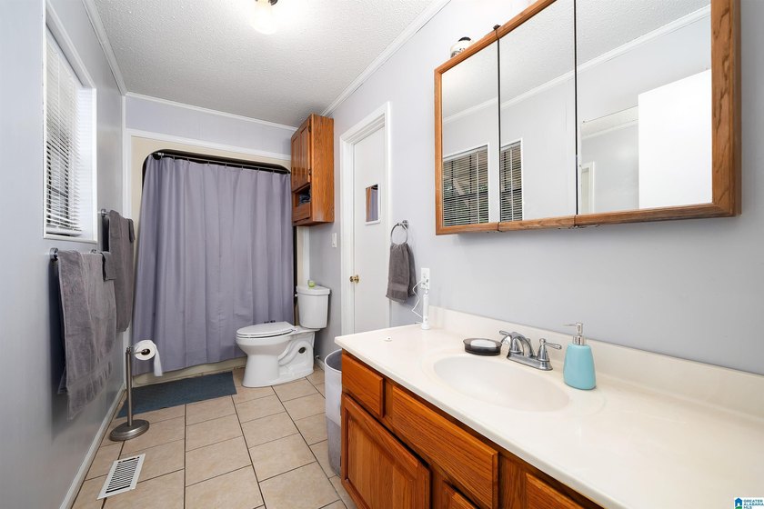 New Listing in Hueytown. This home is in a great location and - photo 22