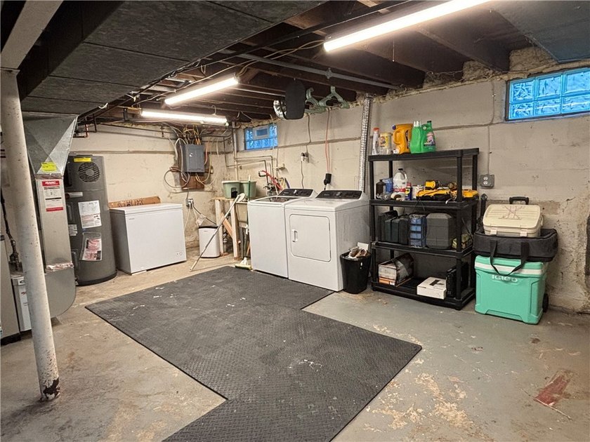 Beautifully renovated turnkey home! Located on the cusp of - photo 24