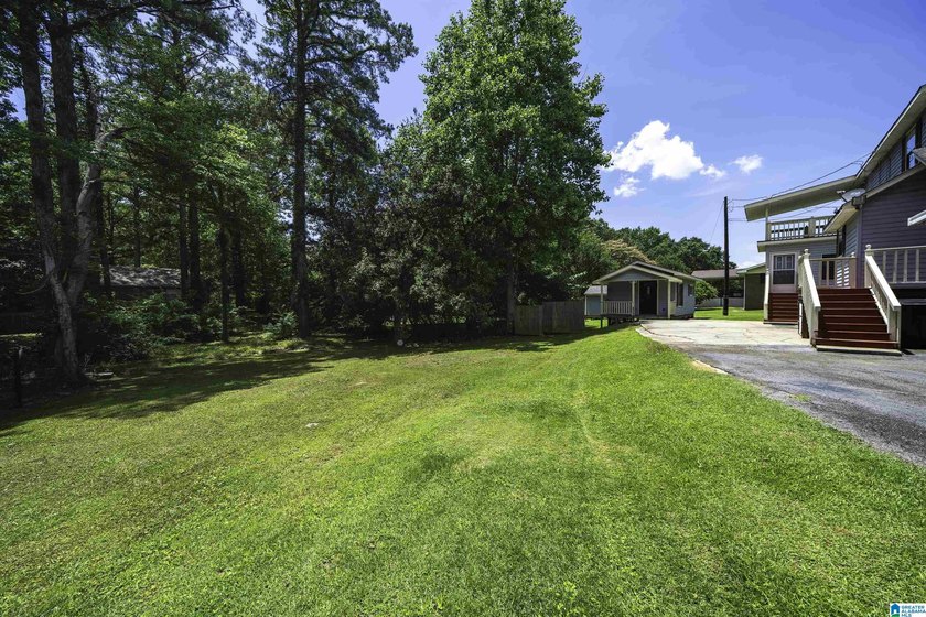New Listing in Hueytown. This home is in a great location and - photo 25