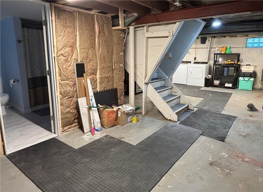 Beautifully renovated turnkey home! Located on the cusp of - photo 25