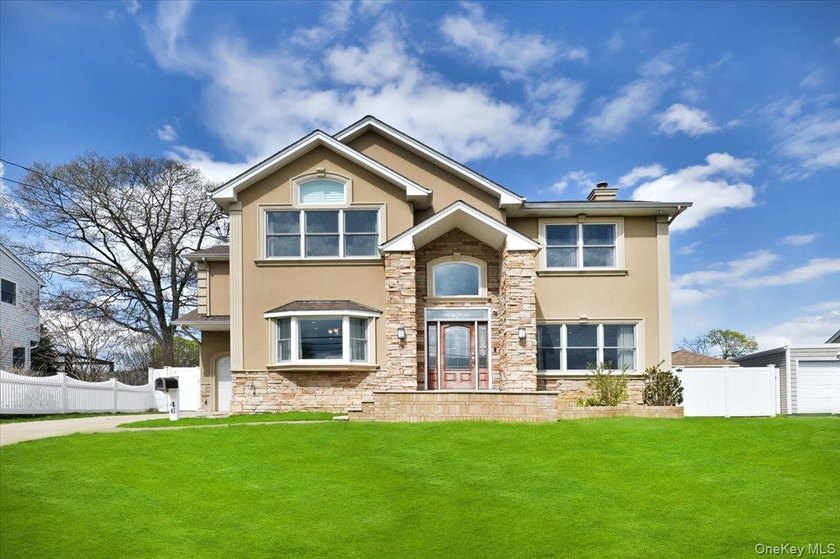 Welcome To 46 Scott Street In Massapequa Park. This Stucco &amp; - photo 2