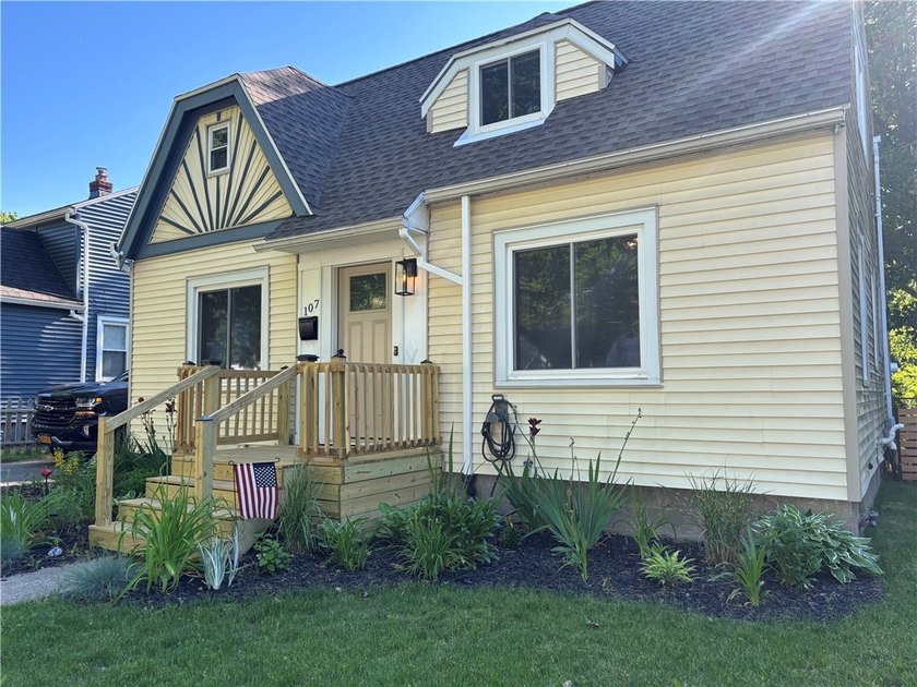 Beautifully renovated turnkey home! Located on the cusp of - photo 34